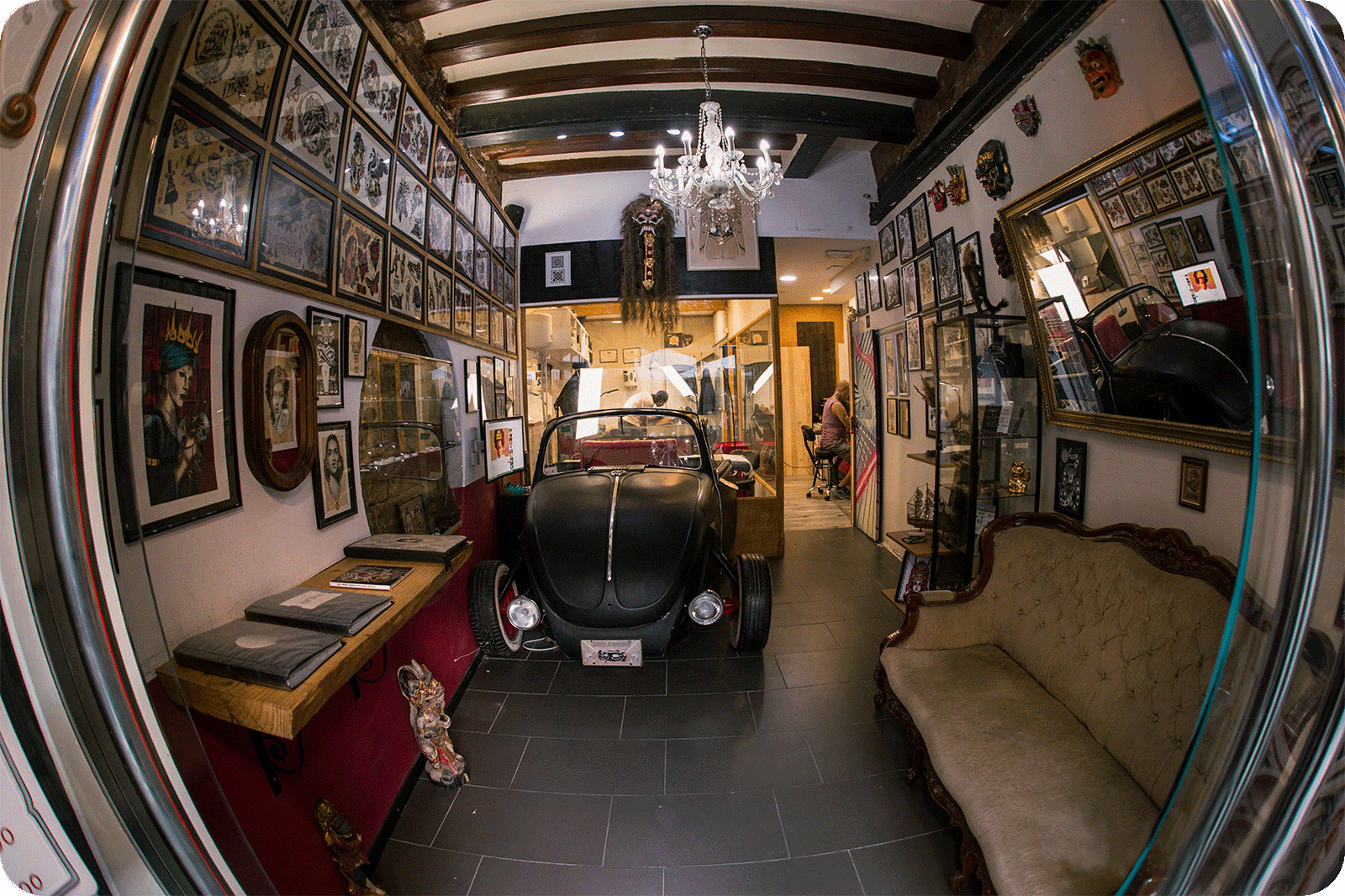 Trip n' Tattoo tattoo- en piercingstudio in de Gotische Wijk van Barcelona